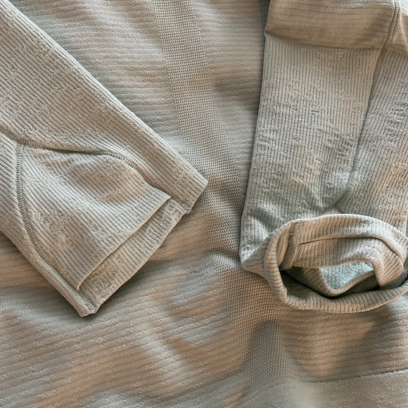 Lululemon Swiftly Tech Long Sleeve Shirt 
Distorted Static Delicate Mint sz 6 - Picture 13 of 16